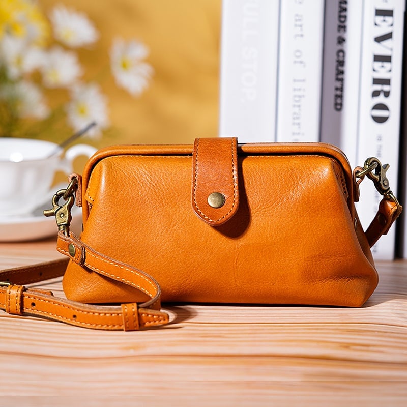 Retro Handmade Bag, Women Retro Leather Handbag