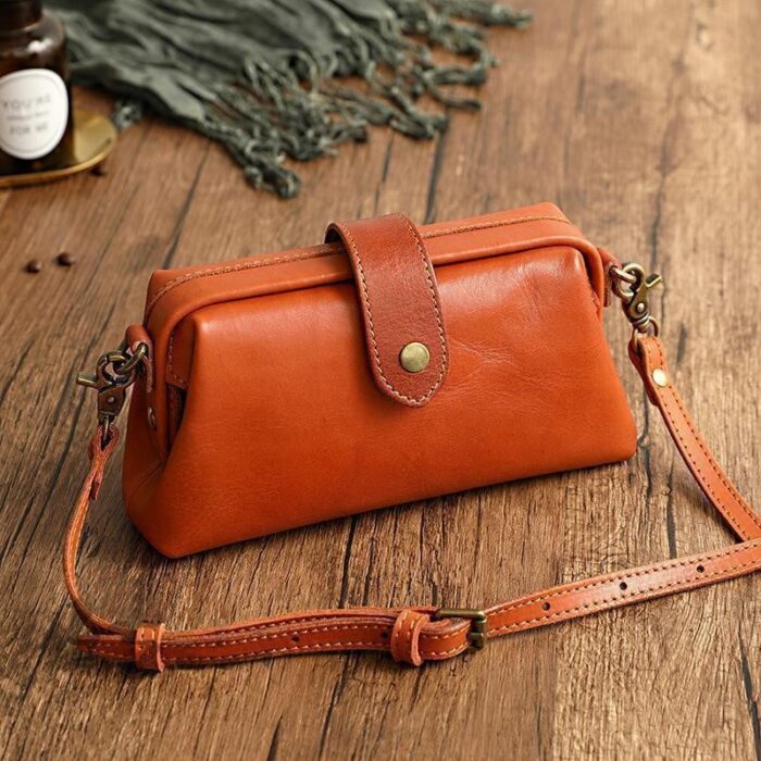 Retro Handmade Bag, Women Retro Leather Handbag